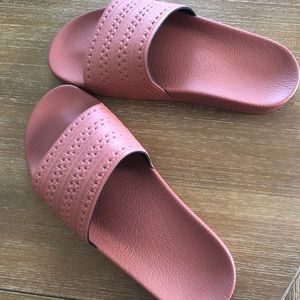 Women’s adilette slides